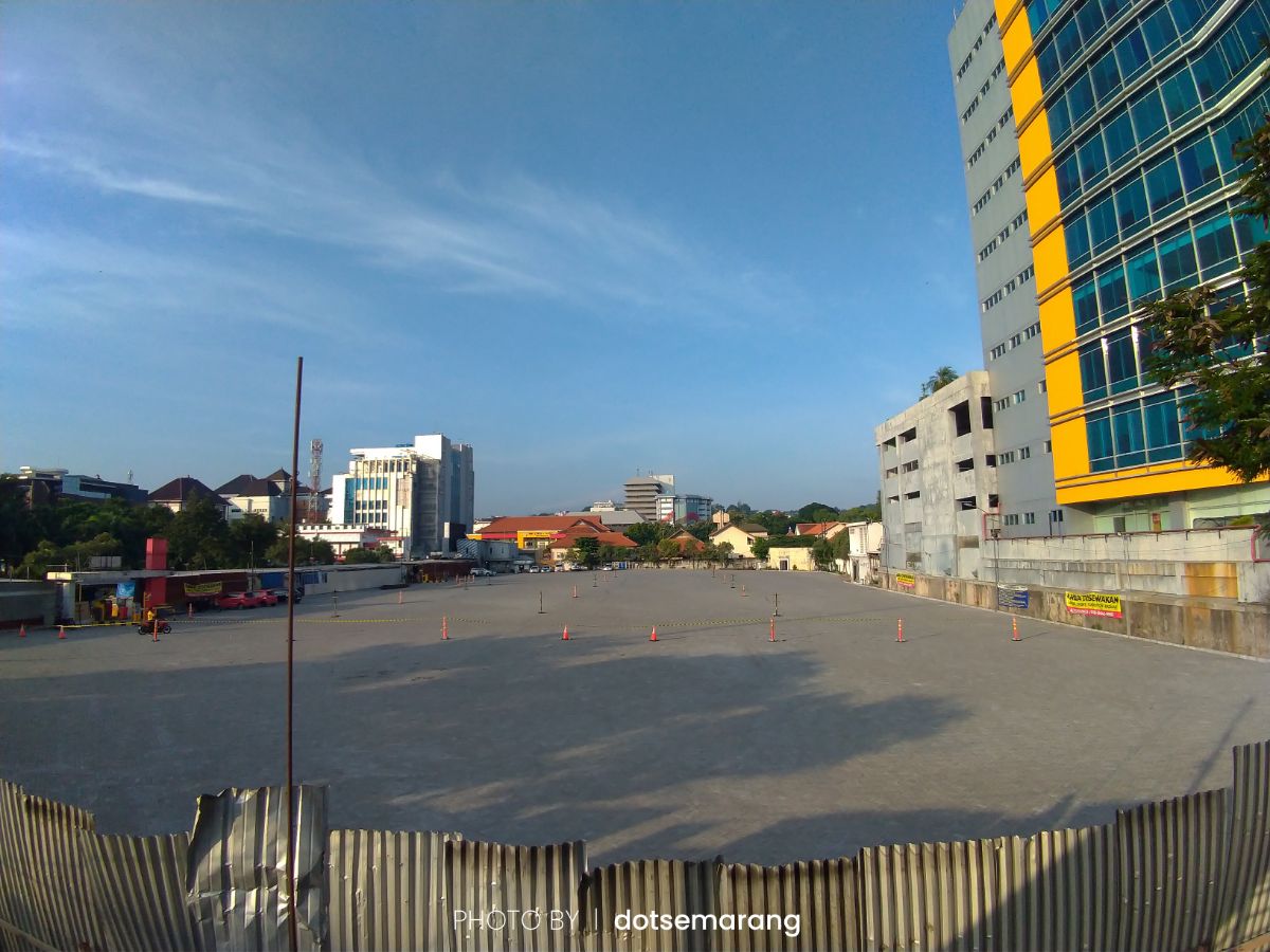 Tempat Parkir ex E-Plaza